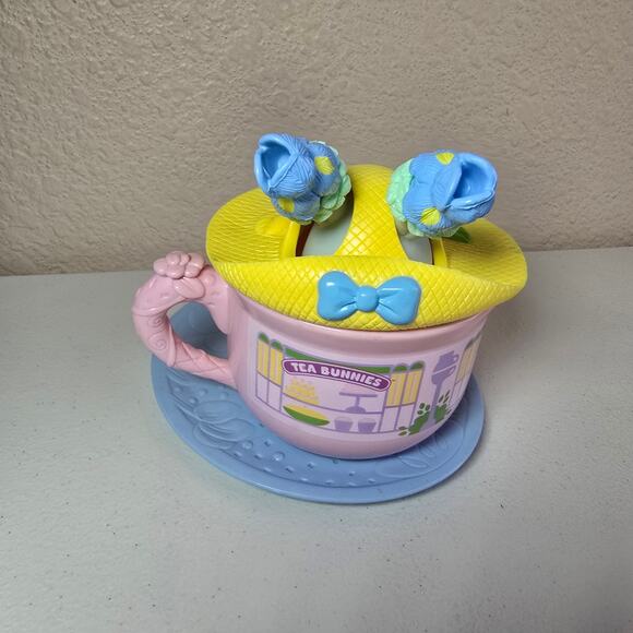 Vintage Tea Bunnies Iris Bouquet The Carrot Cake Bakery Bunny with Hat & Mug - Picture 1 of 9